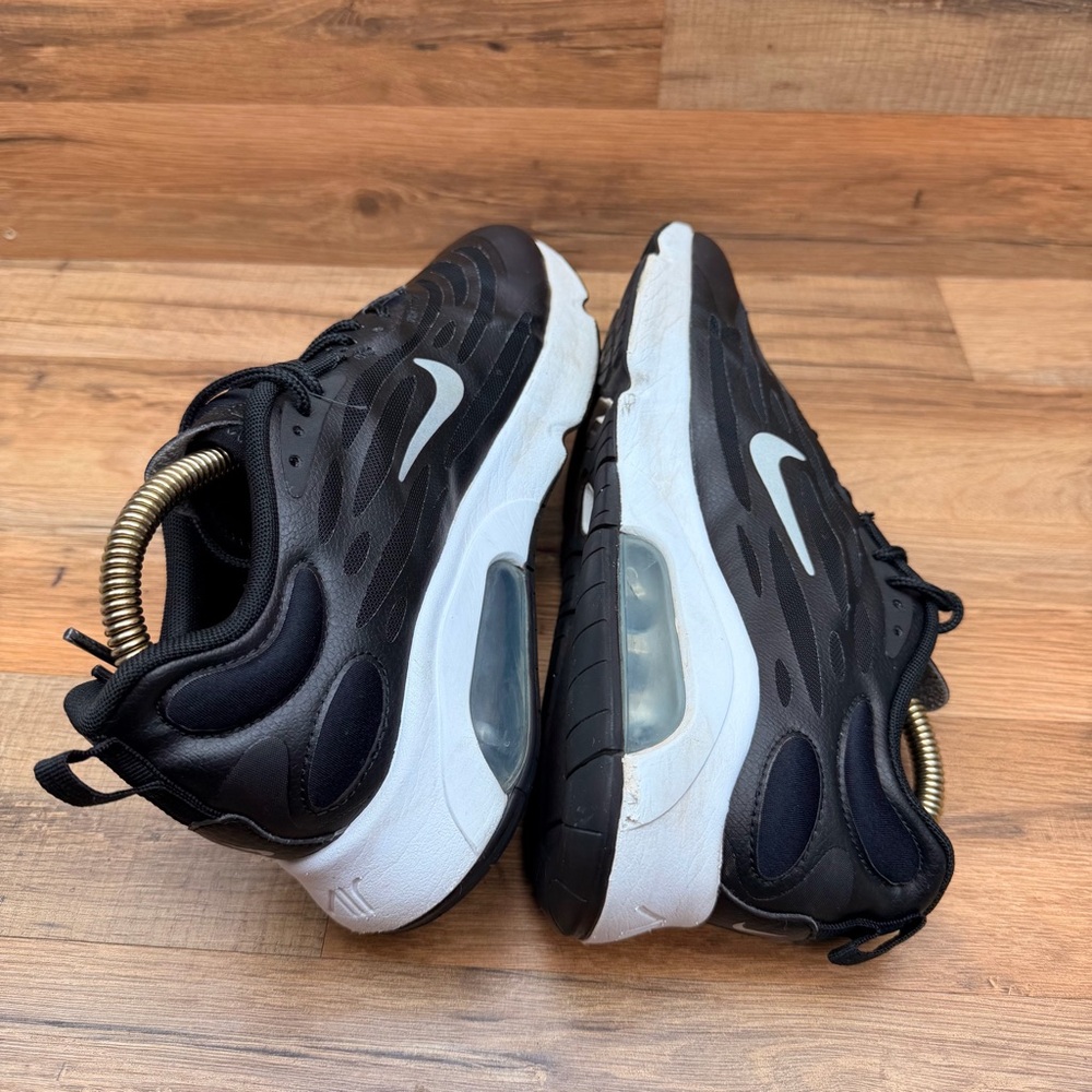 Nike Air Max Exosense Size 9.5 Running Sneaker Blk/Wht/metallic Silver - Picture 4 of 8